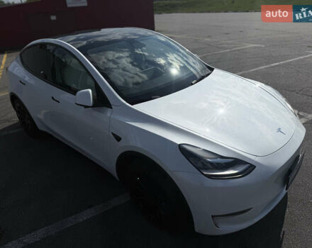 Белый Тесла Model Y, объемом двигателя 0 л и пробегом 53 тыс. км за 30500 $, фото 4 на Automoto.ua