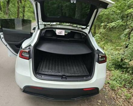 Белый Тесла Model Y, объемом двигателя 0 л и пробегом 20 тыс. км за 35000 $, фото 4 на Automoto.ua
