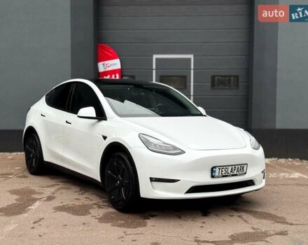 Білий Тесла Model Y, об'ємом двигуна 0 л та пробігом 60 тис. км за 28500 $, фото 11 на Automoto.ua