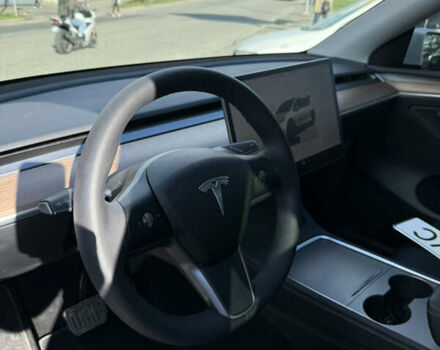 Белый Тесла Model Y, объемом двигателя 0 л и пробегом 15 тыс. км за 24999 $, фото 3 на Automoto.ua