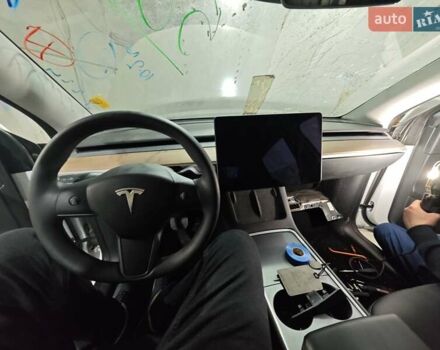 Белый Тесла Model Y, объемом двигателя 0 л и пробегом 29 тыс. км за 28999 $, фото 67 на Automoto.ua