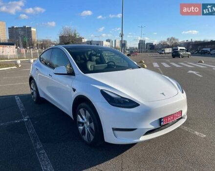 Білий Тесла Model Y, об'ємом двигуна 0 л та пробігом 43 тис. км за 32500 $, фото 6 на Automoto.ua