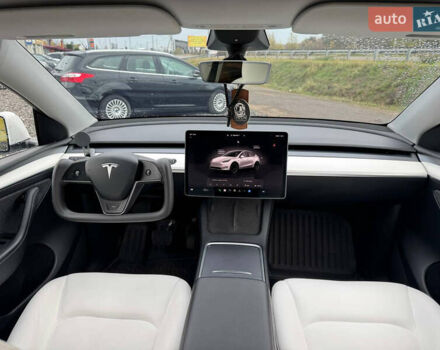 Білий Тесла Model Y, об'ємом двигуна 0 л та пробігом 62 тис. км за 27400 $, фото 22 на Automoto.ua