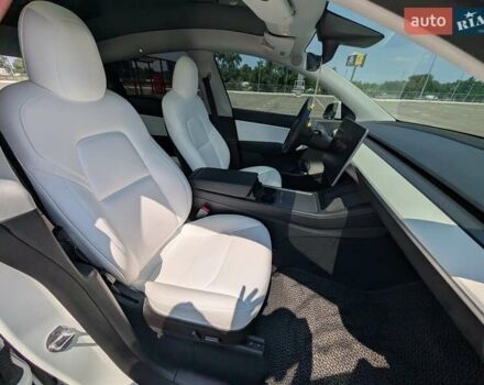 Белый Тесла Model Y, объемом двигателя 0 л и пробегом 39 тыс. км за 29500 $, фото 35 на Automoto.ua