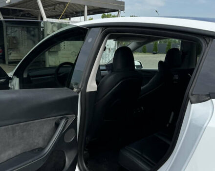 Белый Тесла Model Y, объемом двигателя 0 л и пробегом 91 тыс. км за 29600 $, фото 23 на Automoto.ua