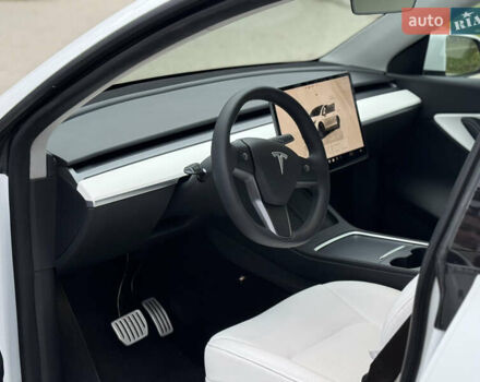 Білий Тесла Model Y, об'ємом двигуна 0 л та пробігом 115 тис. км за 25800 $, фото 22 на Automoto.ua
