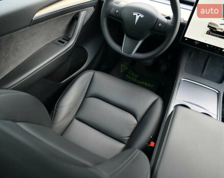 Тесла Model Y 2022 у Мукачеве на Automoto.ua Білий Тесла Model Y, об'ємом двигуна 0 л та пробігом 17 тис. км за 46500 $, фото 35 на Automoto.ua