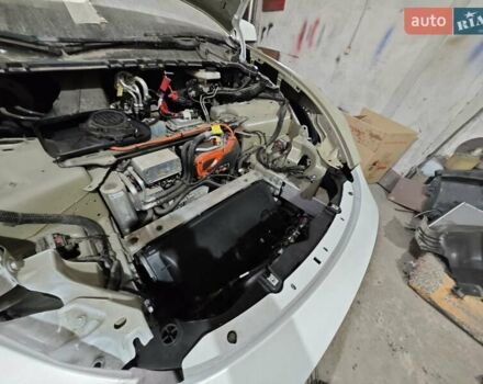 Белый Тесла Model Y, объемом двигателя 0 л и пробегом 38 тыс. км за 28000 $, фото 59 на Automoto.ua