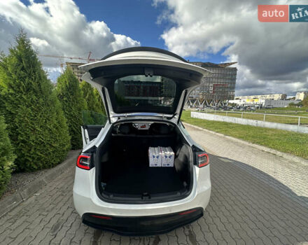 Білий Тесла Model Y, об'ємом двигуна 0 л та пробігом 5 тис. км за 25333 $, фото 11 на Automoto.ua