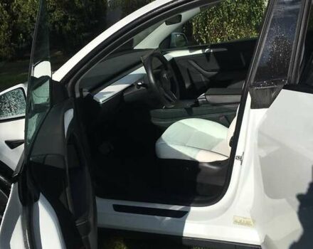 Белый Тесла Model Y, объемом двигателя 0 л и пробегом 30 тыс. км за 25900 $, фото 8 на Automoto.ua