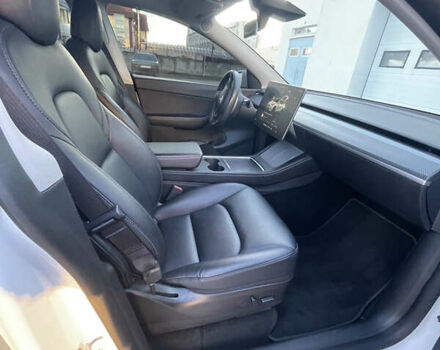 Білий Тесла Model Y, об'ємом двигуна 0 л та пробігом 167 тис. км за 24999 $, фото 16 на Automoto.ua