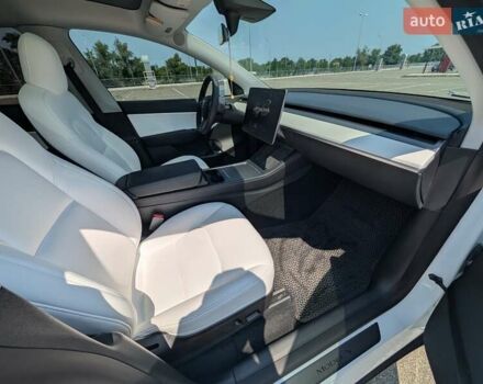 Белый Тесла Model Y, объемом двигателя 0 л и пробегом 39 тыс. км за 29500 $, фото 34 на Automoto.ua