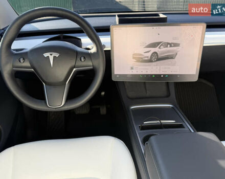 Білий Тесла Model Y, об'ємом двигуна 0 л та пробігом 45 тис. км за 27500 $, фото 5 на Automoto.ua