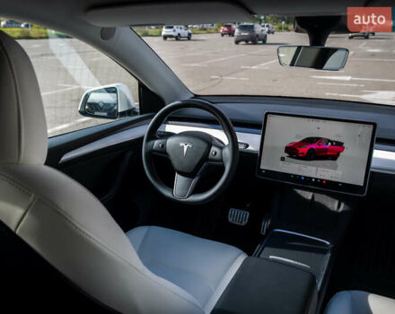 Белый Тесла Model Y, объемом двигателя 0 л и пробегом 50 тыс. км за 30000 $, фото 16 на Automoto.ua