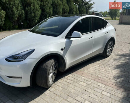 Білий Тесла Model Y, об'ємом двигуна 0 л та пробігом 32 тис. км за 28300 $, фото 1 на Automoto.ua