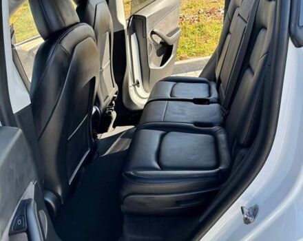 Белый Тесла Model Y, объемом двигателя 0 л и пробегом 12 тыс. км за 30500 $, фото 51 на Automoto.ua