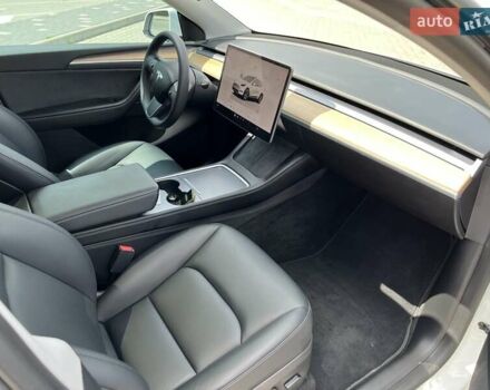 Белый Тесла Model Y, объемом двигателя 0 л и пробегом 29 тыс. км за 23999 $, фото 27 на Automoto.ua