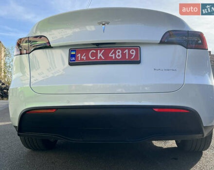 Білий Тесла Model Y, об'ємом двигуна 0 л та пробігом 12 тис. км за 24750 $, фото 16 на Automoto.ua
