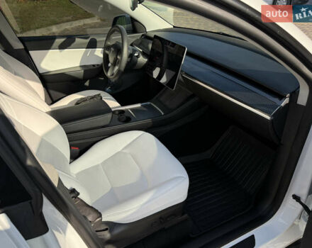 Белый Тесла Model Y, объемом двигателя 0 л и пробегом 102 тыс. км за 26000 $, фото 15 на Automoto.ua