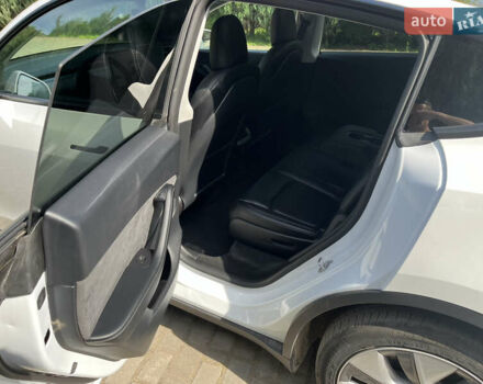 Белый Тесла Model Y, объемом двигателя 0 л и пробегом 26 тыс. км за 28300 $, фото 16 на Automoto.ua