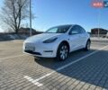 Белый Тесла Model Y, объемом двигателя 0 л и пробегом 148 тыс. км за 22300 $, фото 1 на Automoto.ua