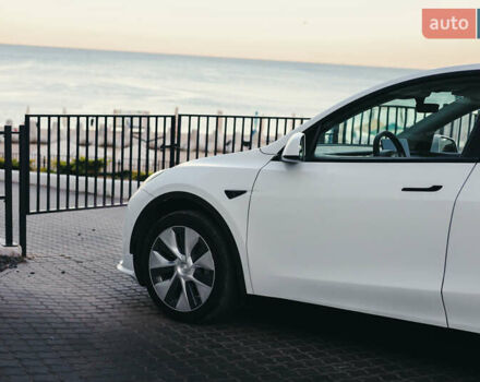 Белый Тесла Model Y, объемом двигателя 0 л и пробегом 45 тыс. км за 28900 $, фото 14 на Automoto.ua