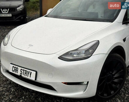 Білий Тесла Model Y, об'ємом двигуна 0 л та пробігом 62 тис. км за 27400 $, фото 4 на Automoto.ua