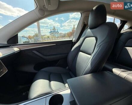 Белый Тесла Model Y, объемом двигателя 0 л и пробегом 56 тыс. км за 26000 $, фото 47 на Automoto.ua