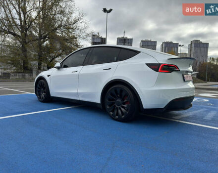 Белый Тесла Model Y, объемом двигателя 0 л и пробегом 68 тыс. км за 35000 $, фото 7 на Automoto.ua