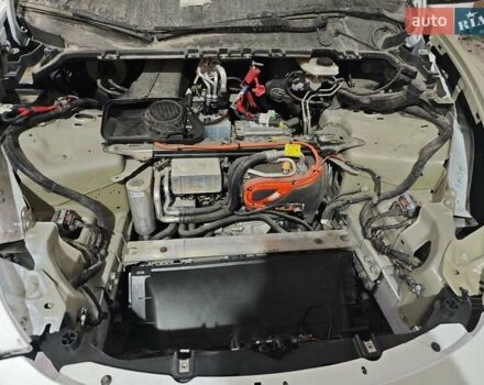 Белый Тесла Model Y, объемом двигателя 0 л и пробегом 38 тыс. км за 28000 $, фото 60 на Automoto.ua