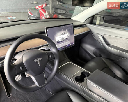 Белый Тесла Model Y, объемом двигателя 0 л и пробегом 50 тыс. км за 39900 $, фото 13 на Automoto.ua