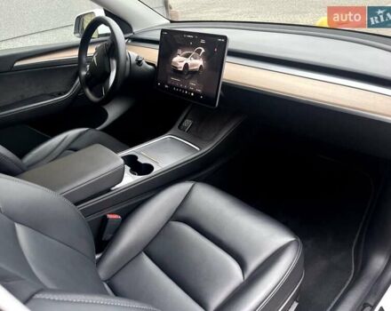 Белый Тесла Model Y, объемом двигателя 0 л и пробегом 34 тыс. км за 31500 $, фото 4 на Automoto.ua