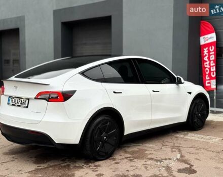 Білий Тесла Model Y, об'ємом двигуна 0 л та пробігом 60 тис. км за 28500 $, фото 9 на Automoto.ua