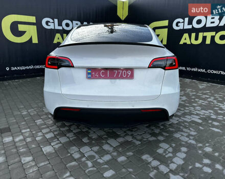 Белый Тесла Model Y, объемом двигателя 0 л и пробегом 61 тыс. км за 24700 $, фото 5 на Automoto.ua