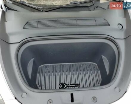 Білий Тесла Model Y, об'ємом двигуна 0 л та пробігом 29 тис. км за 8500 $, фото 11 на Automoto.ua