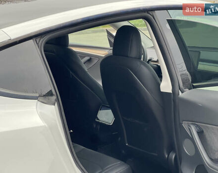 Белый Тесла Model Y, объемом двигателя 0 л и пробегом 79 тыс. км за 29500 $, фото 15 на Automoto.ua