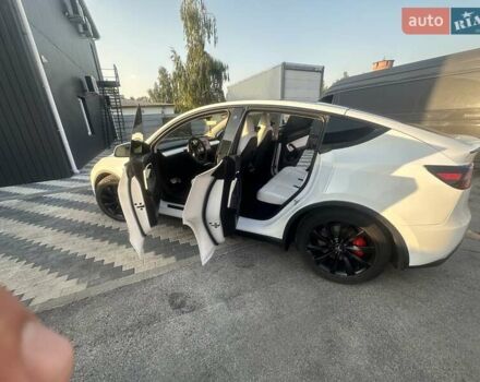 Белый Тесла Model Y, объемом двигателя 0 л и пробегом 25 тыс. км за 35500 $, фото 24 на Automoto.ua