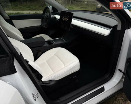 Тесла Model Y 2022 у Городке на Automoto.ua Білий Тесла Model Y, об'ємом двигуна 0 л та пробігом 102 тис. км за 28200 $, фото 14 на Automoto.ua