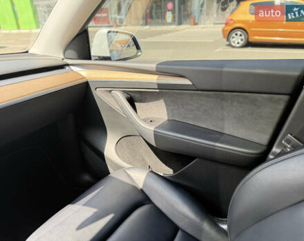 Білий Тесла Model Y, об'ємом двигуна 0 л та пробігом 90 тис. км за 31000 $, фото 7 на Automoto.ua