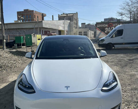 Белый Тесла Model Y, объемом двигателя 0 л и пробегом 17 тыс. км за 27500 $, фото 2 на Automoto.ua