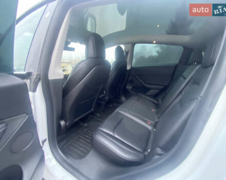 Белый Тесла Model Y, объемом двигателя 0 л и пробегом 58 тыс. км за 29500 $, фото 16 на Automoto.ua