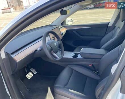Белый Тесла Model Y, объемом двигателя 0 л и пробегом 44 тыс. км за 43000 $, фото 8 на Automoto.ua