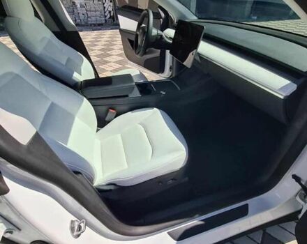 Белый Тесла Model Y, объемом двигателя 0 л и пробегом 54 тыс. км за 28000 $, фото 7 на Automoto.ua