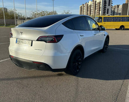 Белый Тесла Model Y, объемом двигателя 0 л и пробегом 61 тыс. км за 27000 $, фото 3 на Automoto.ua
