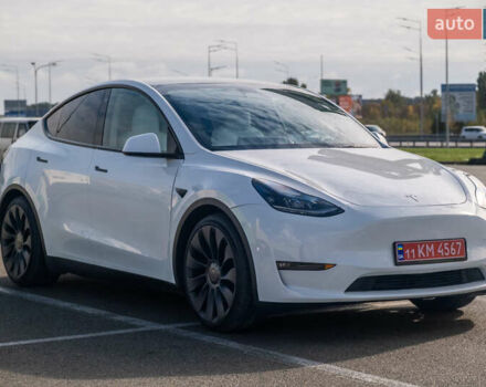 Белый Тесла Model Y, объемом двигателя 0 л и пробегом 50 тыс. км за 30000 $, фото 2 на Automoto.ua