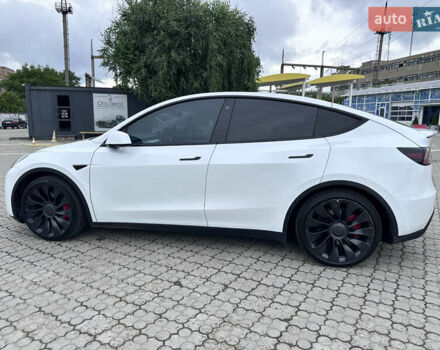 Білий Тесла Model Y, об'ємом двигуна 0 л та пробігом 49 тис. км за 32500 $, фото 45 на Automoto.ua