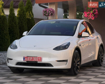 Белый Тесла Model Y, объемом двигателя 0 л и пробегом 59 тыс. км за 30500 $, фото 6 на Automoto.ua