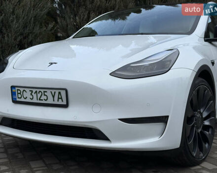 Белый Тесла Model Y, объемом двигателя 0 л и пробегом 129 тыс. км за 27400 $, фото 2 на Automoto.ua