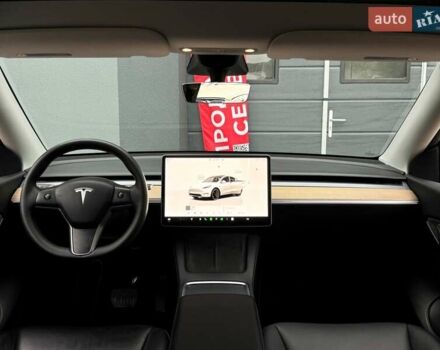 Білий Тесла Model Y, об'ємом двигуна 0 л та пробігом 60 тис. км за 28500 $, фото 16 на Automoto.ua