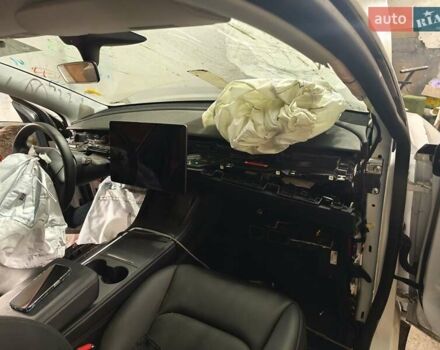 Белый Тесла Model Y, объемом двигателя 0 л и пробегом 38 тыс. км за 28000 $, фото 63 на Automoto.ua